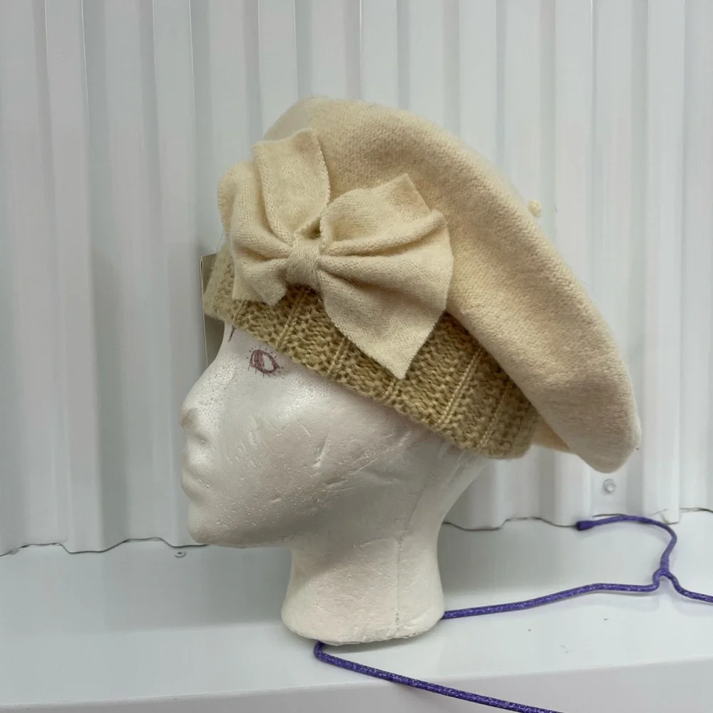 Forbusite Women’s Cream Beret - Picture 1 of 12